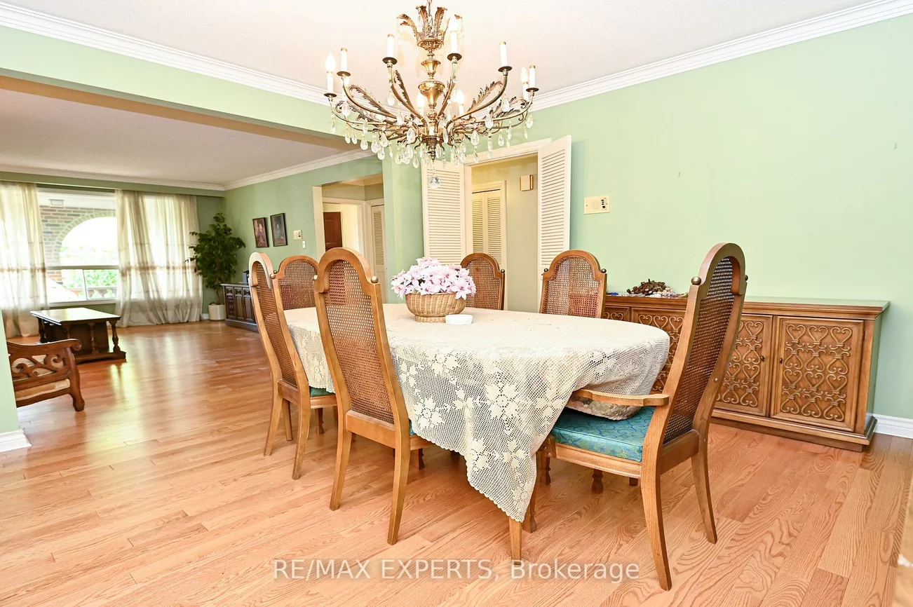 2355, Major Mackenzie, Maple, Vaughan