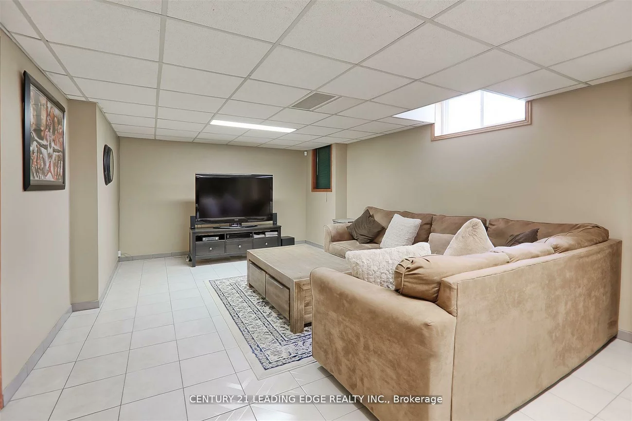 312, Valeria, East Woodbridge, Vaughan