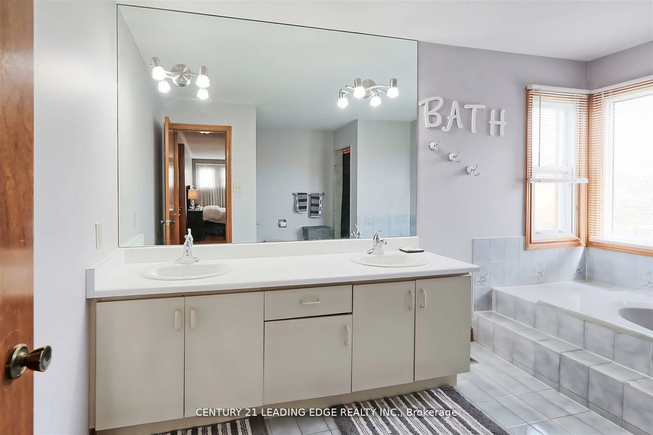 312, Valeria, East Woodbridge, Vaughan