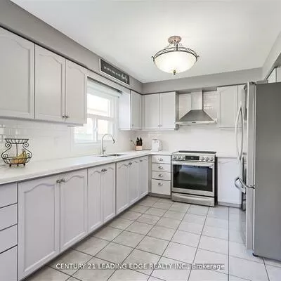 312, Valeria, East Woodbridge, Vaughan