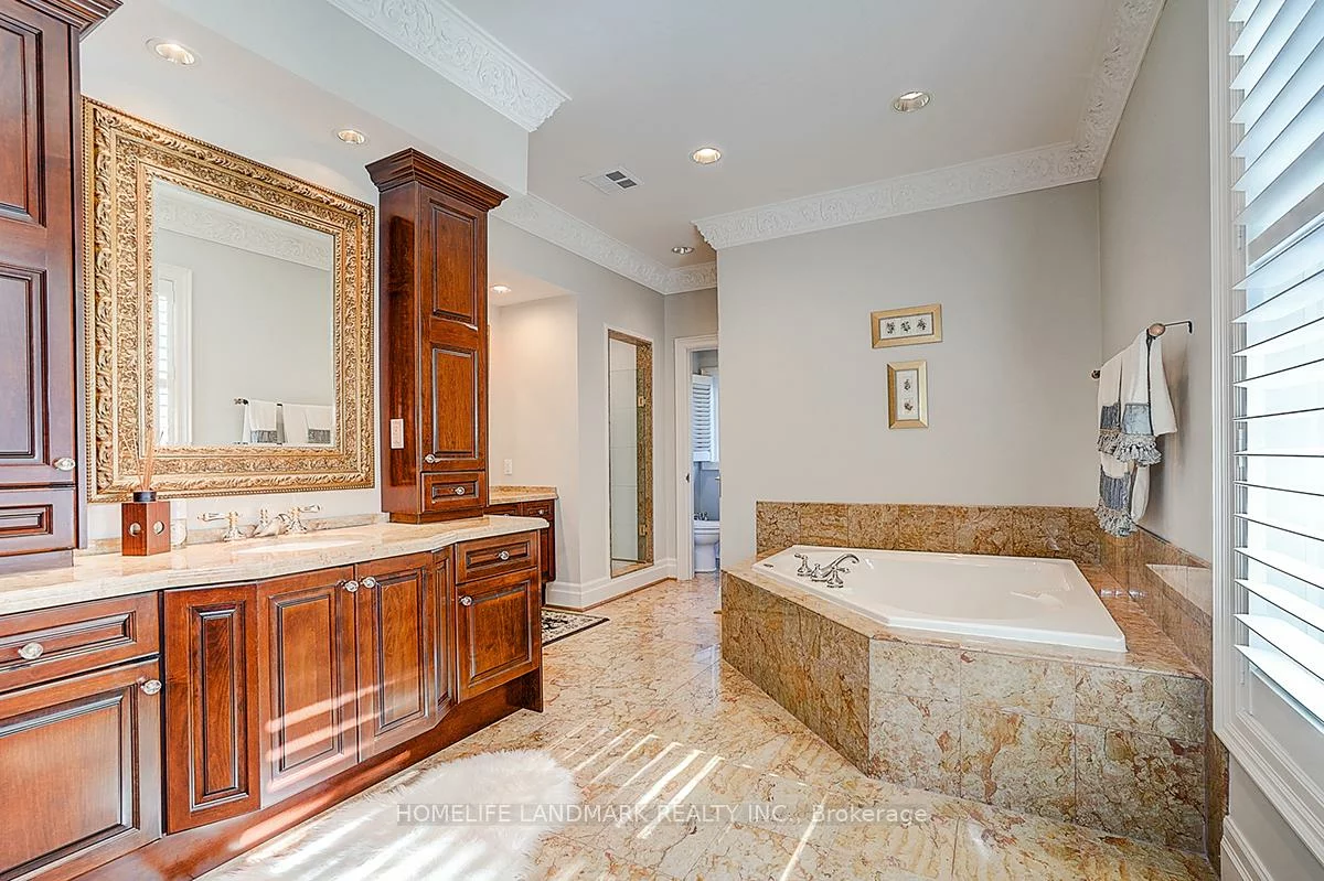 86, Muzich, East Woodbridge, Vaughan