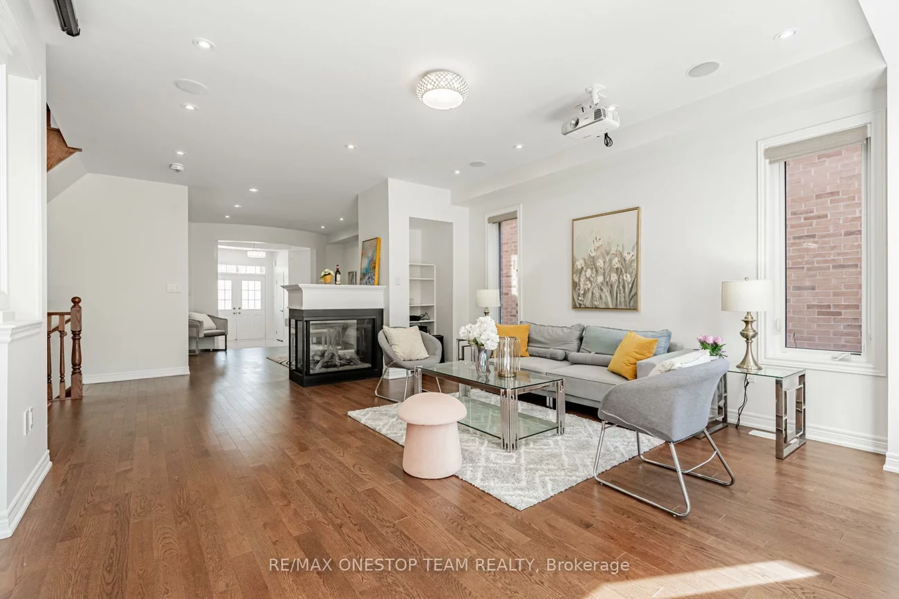 16, Nocturne, Kleinburg, Vaughan