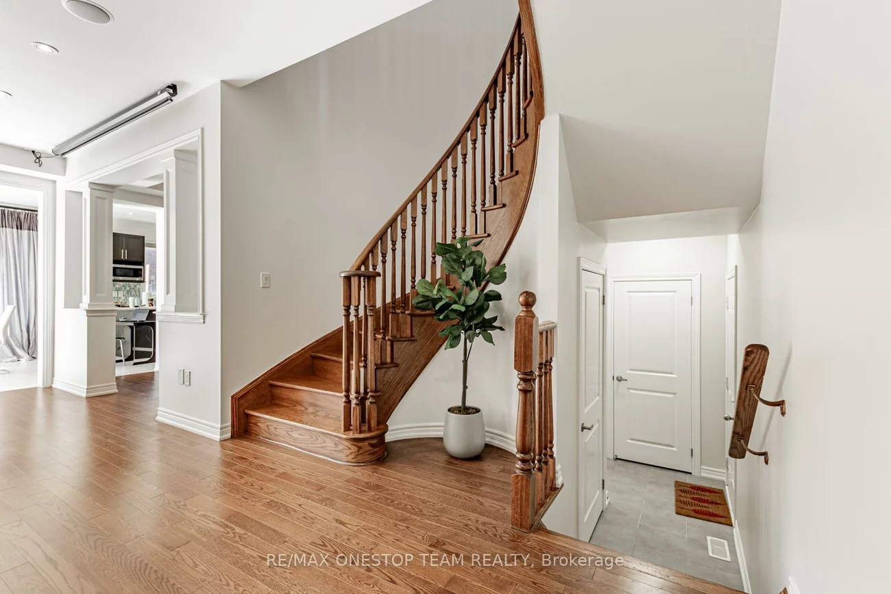 16, Nocturne, Kleinburg, Vaughan