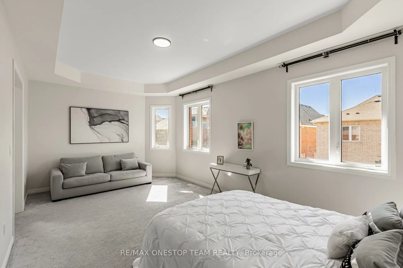 16, Nocturne, Kleinburg, Vaughan