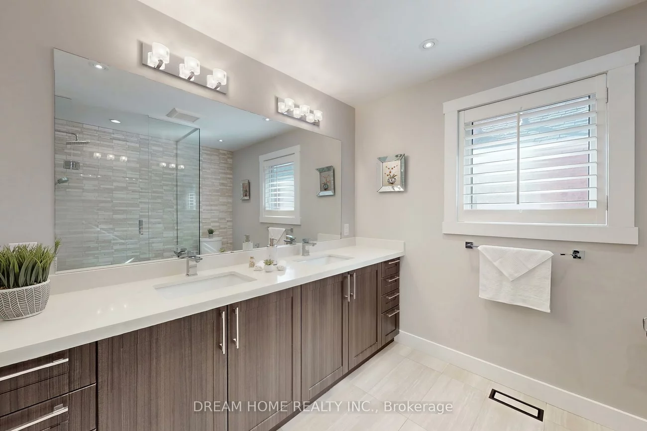 47, Venetian, East Woodbridge, Vaughan