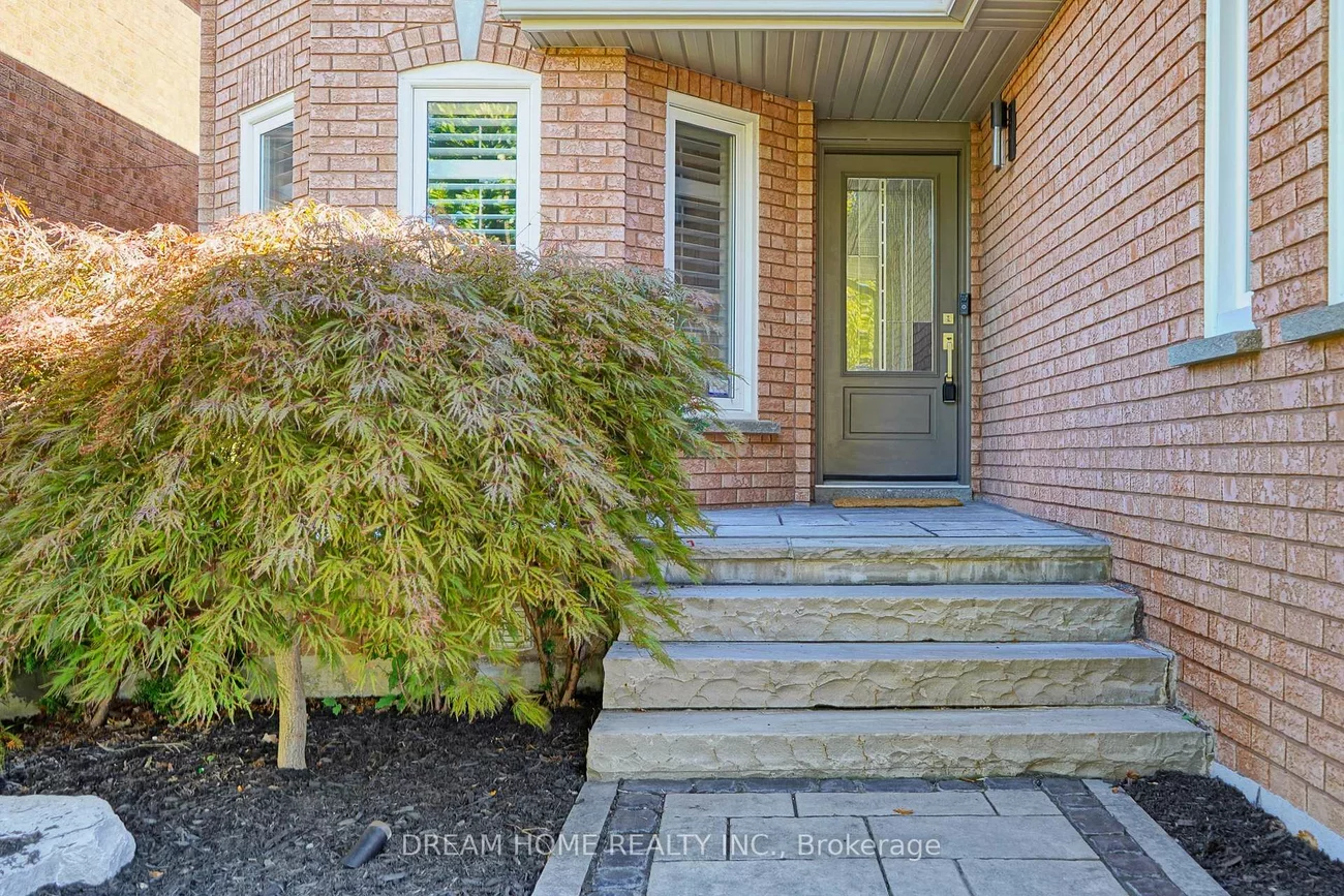 47, Venetian, East Woodbridge, Vaughan