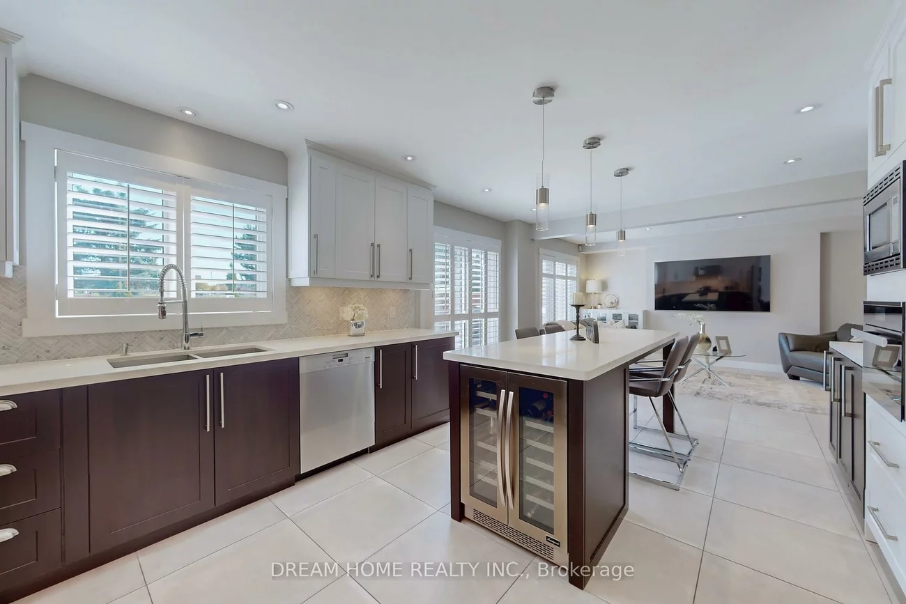 47, Venetian, East Woodbridge, Vaughan