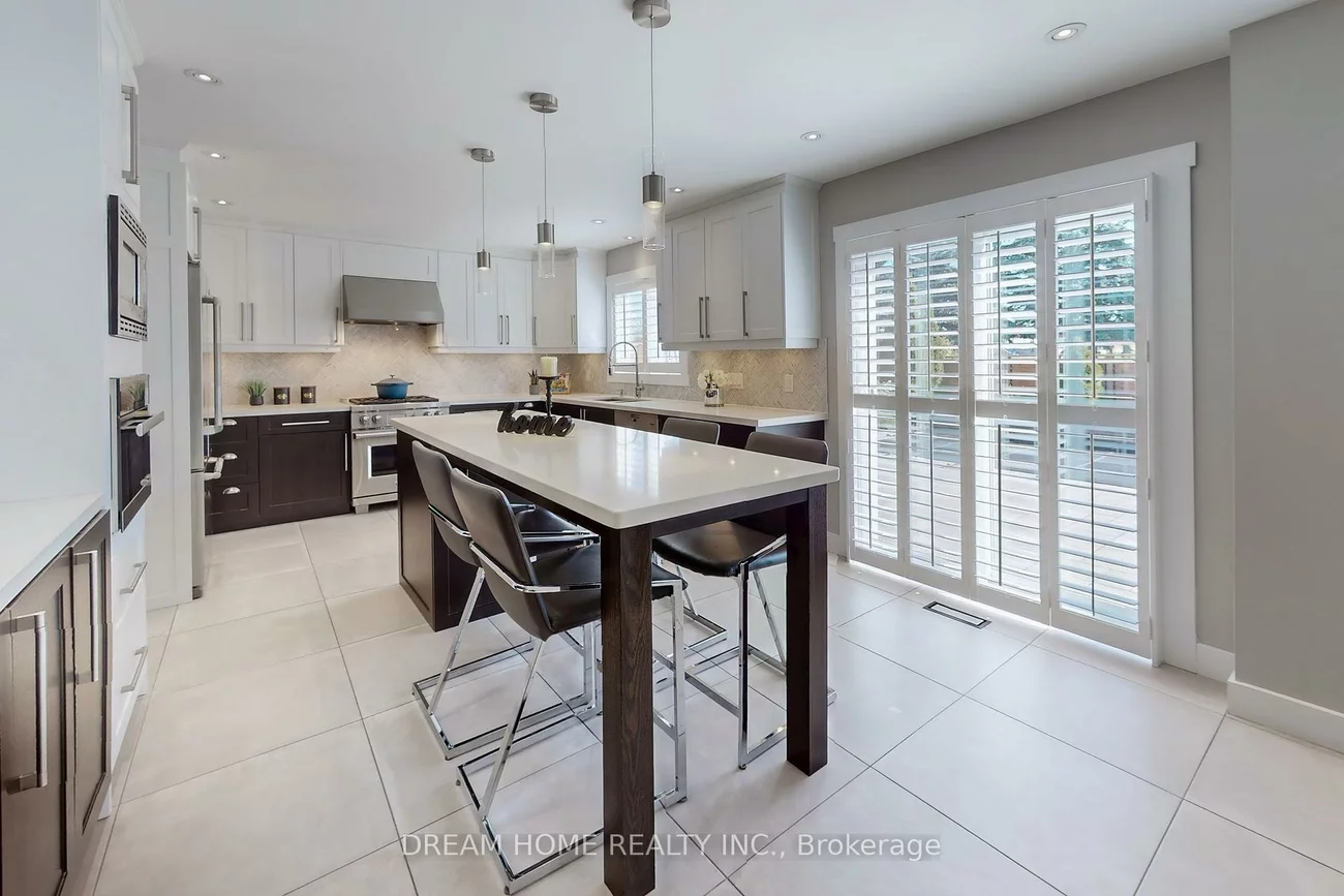 47, Venetian, East Woodbridge, Vaughan