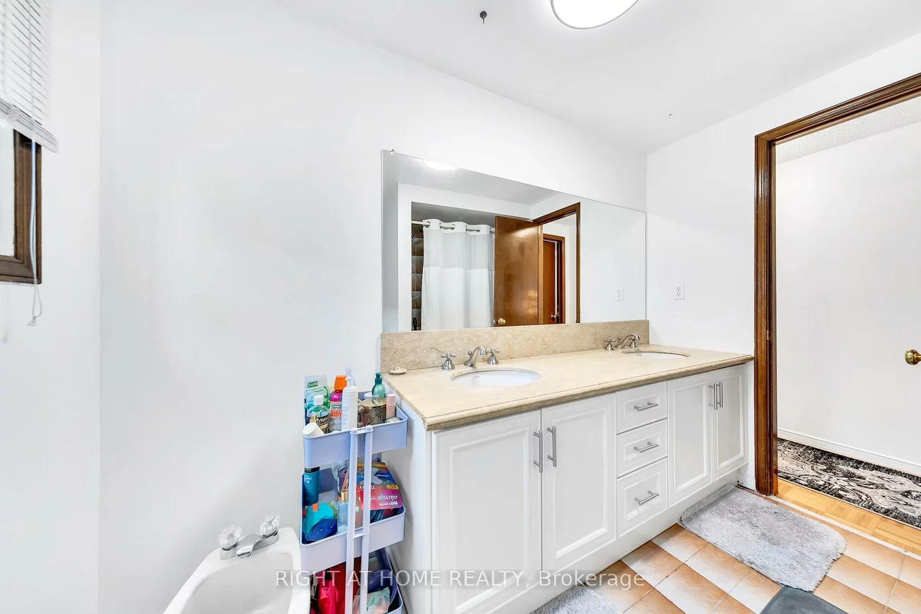 8, Terra, East Woodbridge, Vaughan