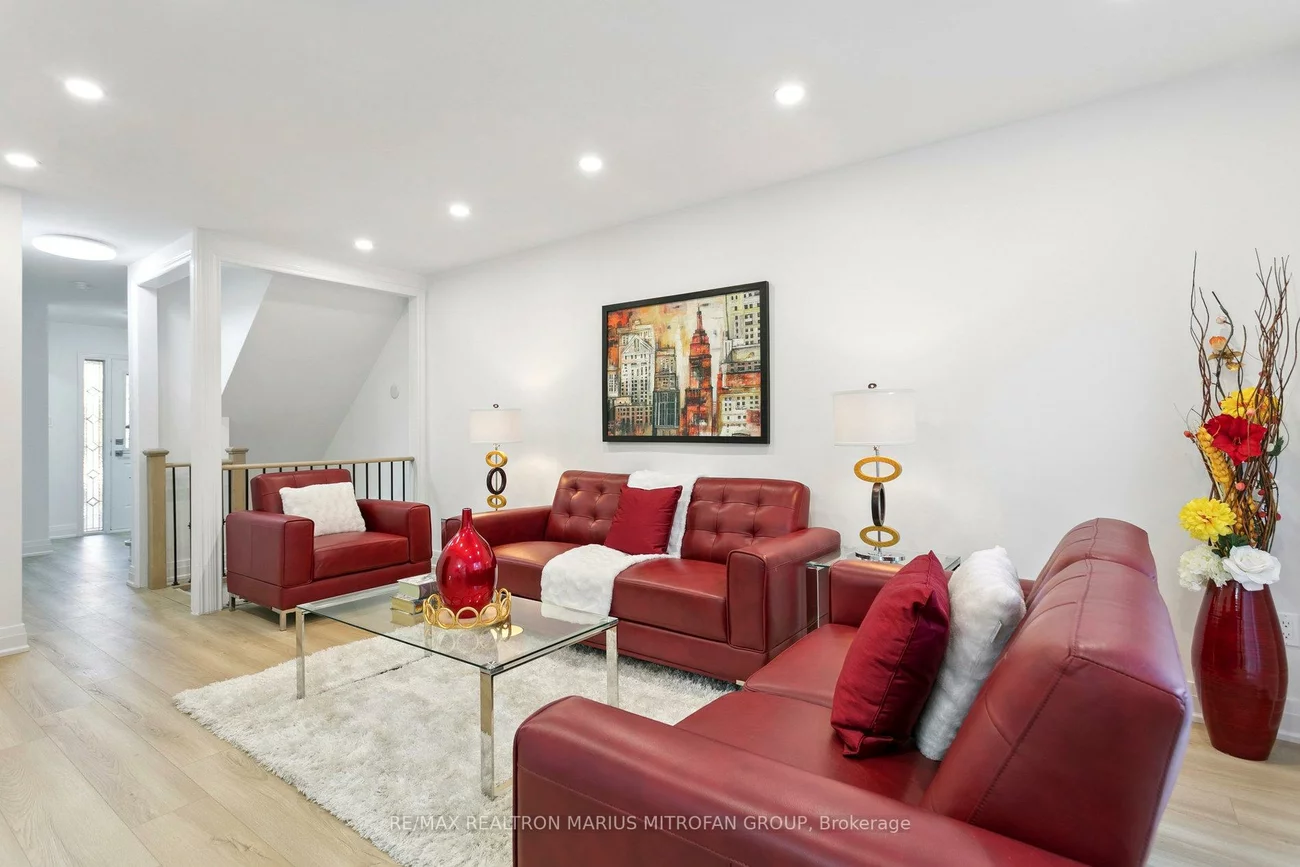 161, Joanna, Crestwood-Springfarm-Yorkhill, Vaughan