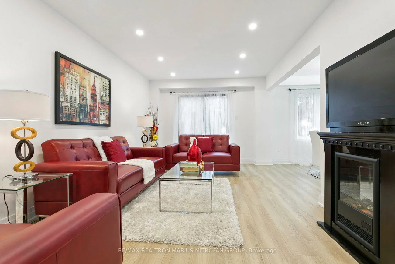 161, Joanna, Crestwood-Springfarm-Yorkhill, Vaughan