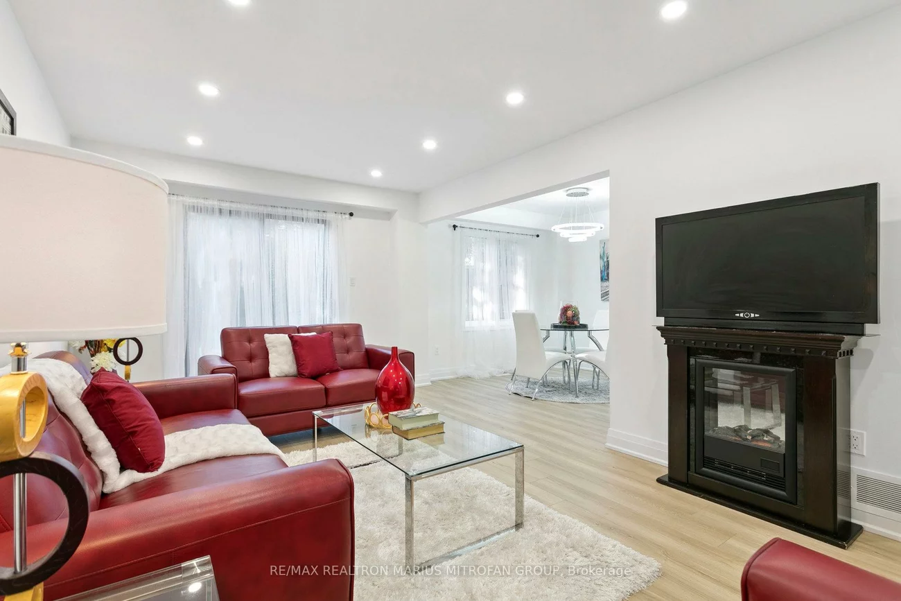 161, Joanna, Crestwood-Springfarm-Yorkhill, Vaughan