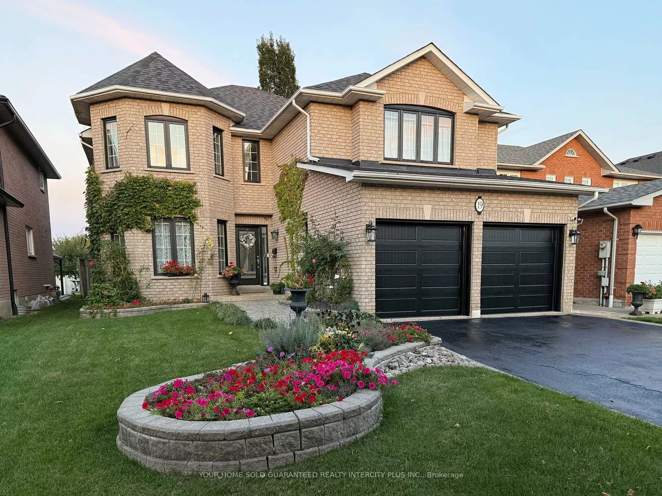 19, Mandolin, West Woodbridge, Vaughan