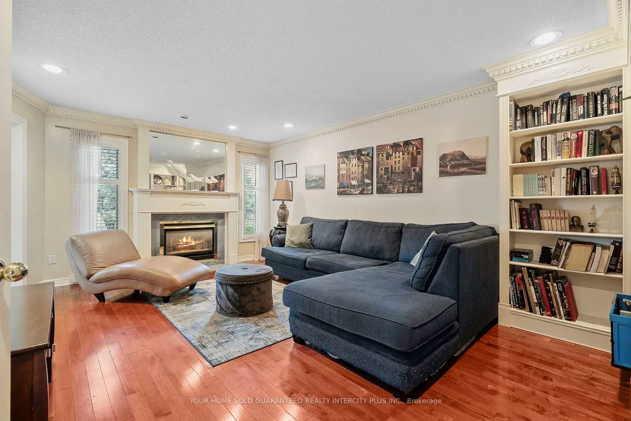 19, Mandolin, West Woodbridge, Vaughan