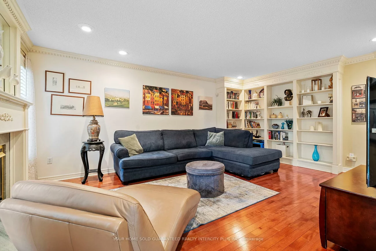 19, Mandolin, West Woodbridge, Vaughan
