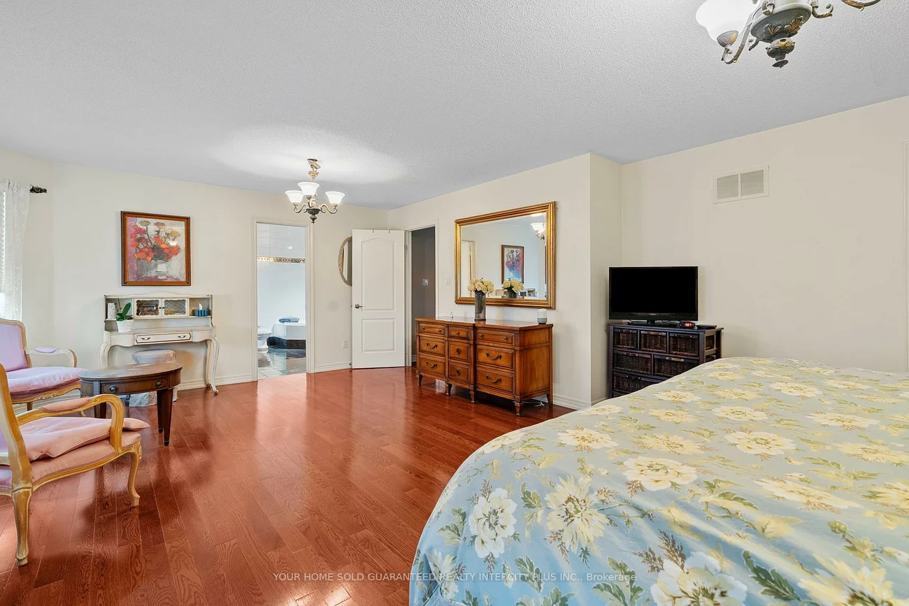 19, Mandolin, West Woodbridge, Vaughan
