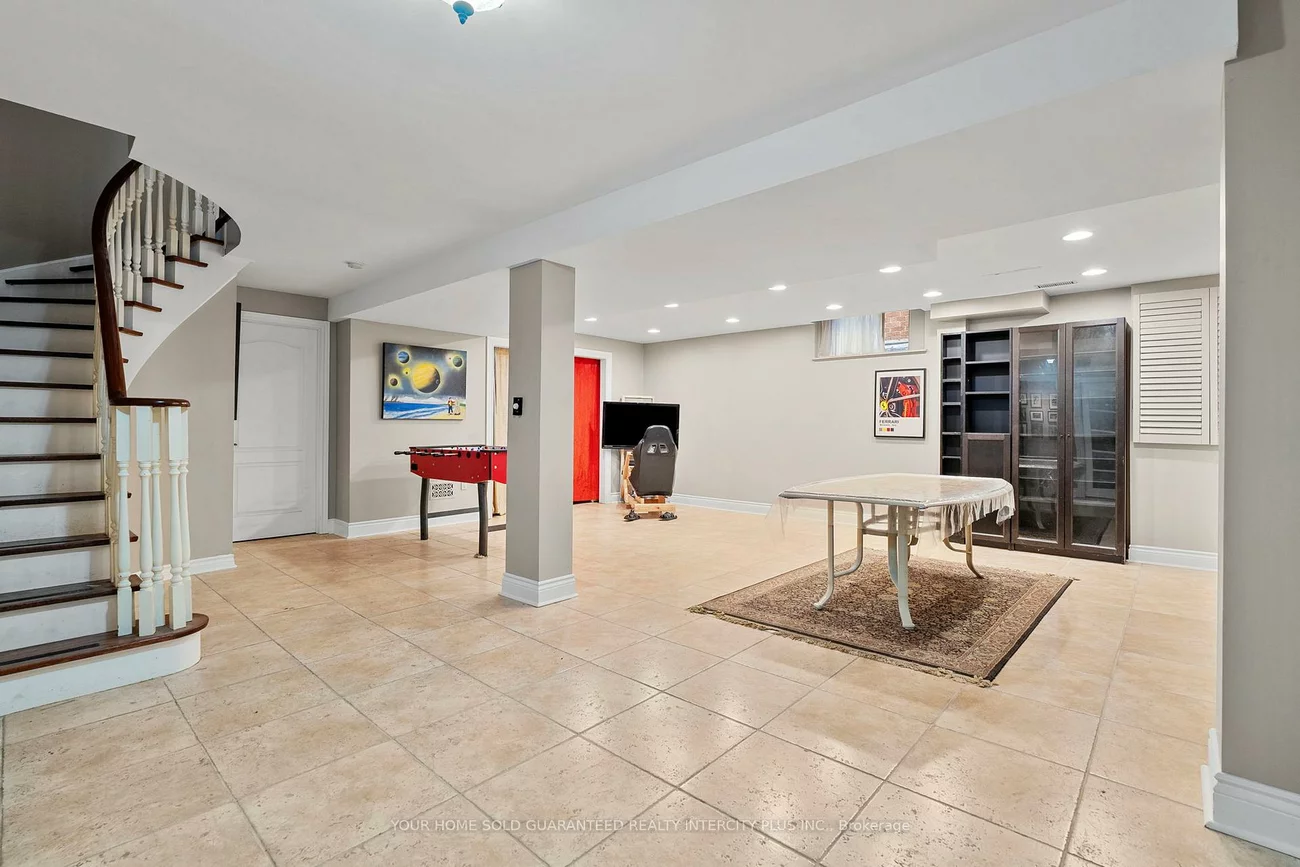 19, Mandolin, West Woodbridge, Vaughan