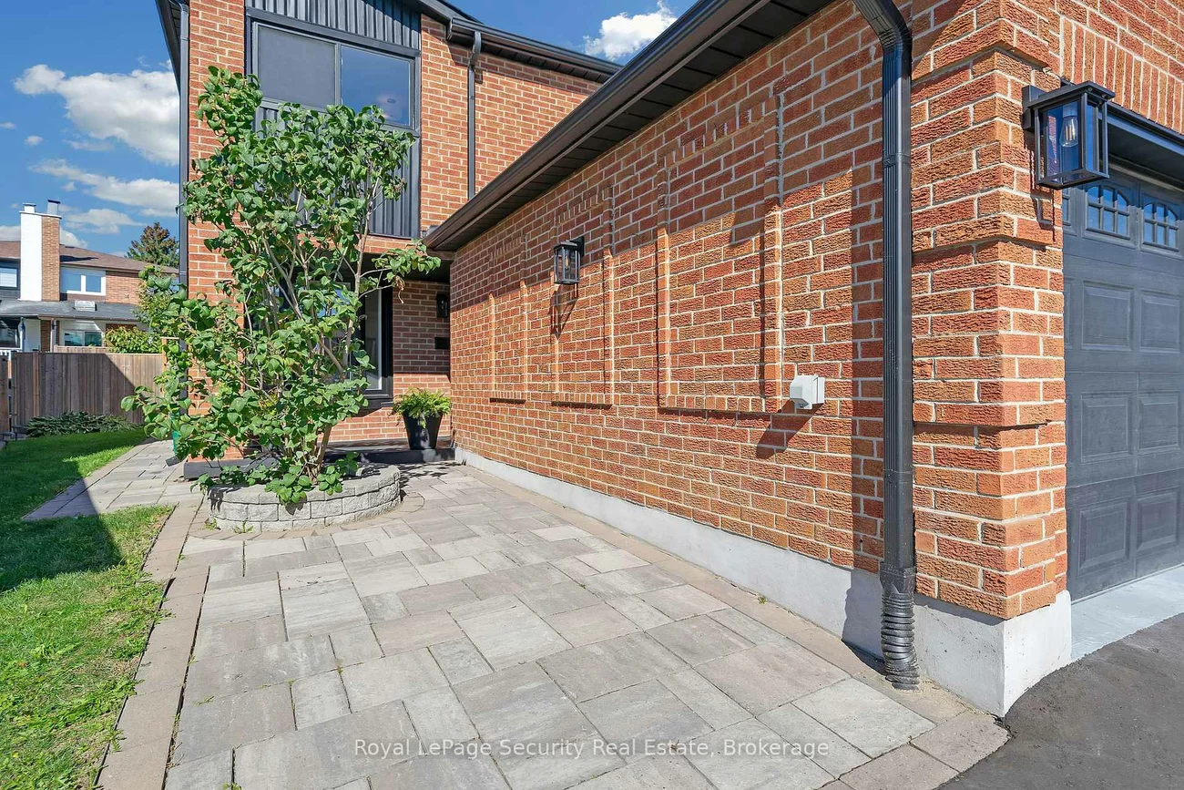 74, Andrea, East Woodbridge, Vaughan