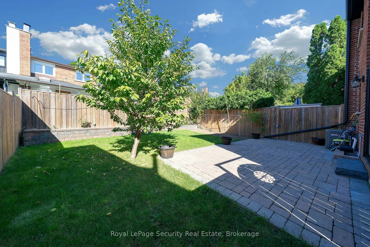 74, Andrea, East Woodbridge, Vaughan