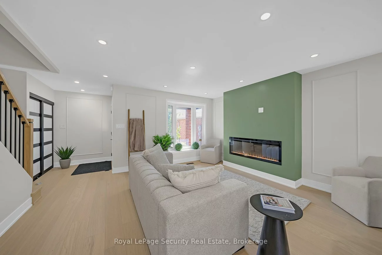 74, Andrea, East Woodbridge, Vaughan
