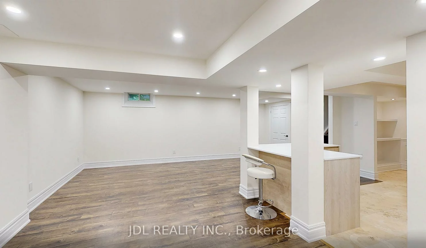 26, Santa Amato, Patterson, Vaughan