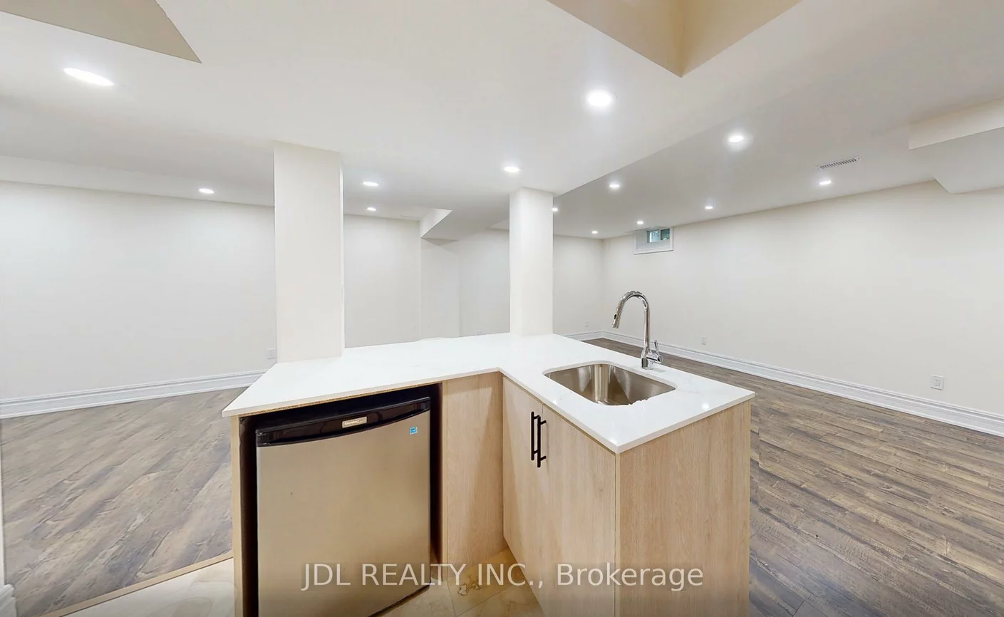 26, Santa Amato, Patterson, Vaughan