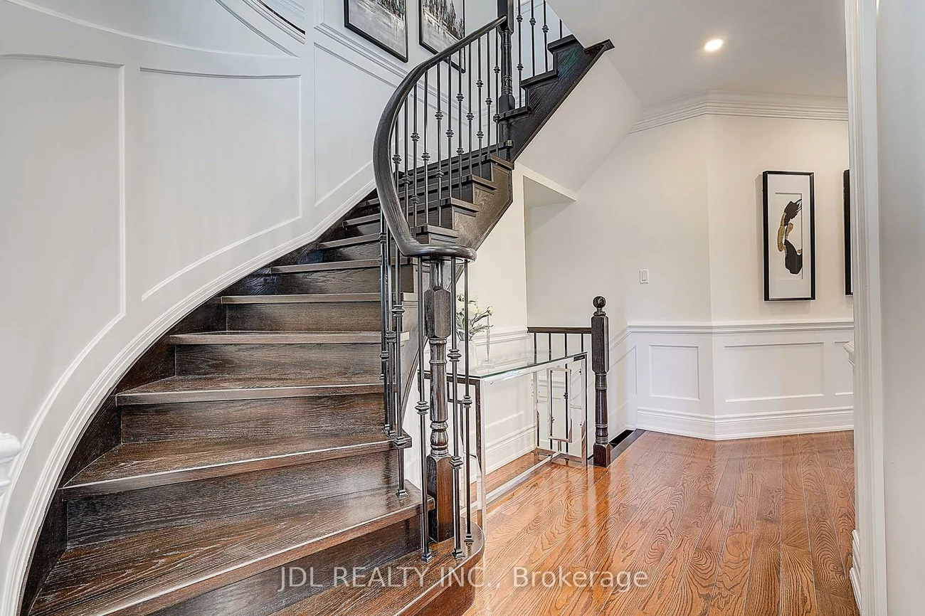 26, Santa Amato, Patterson, Vaughan