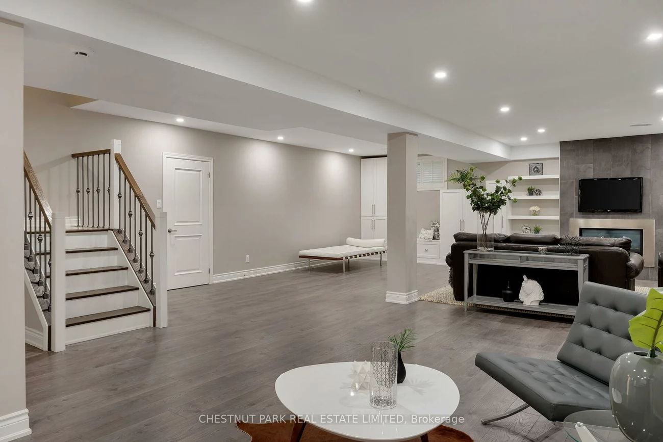 20, Fenyrose, East Woodbridge, Vaughan