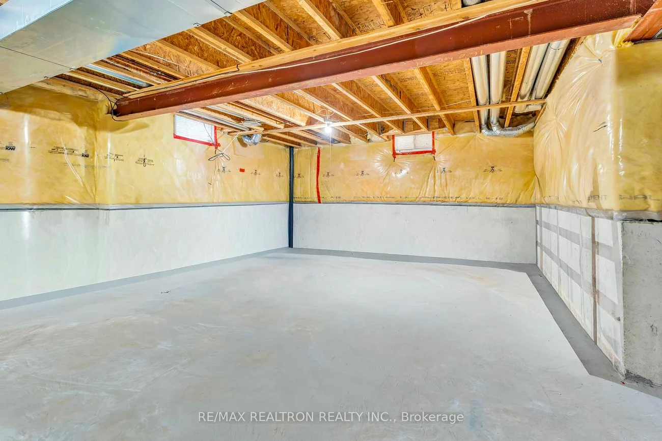 50, Saint Victor, Vellore Village, Vaughan