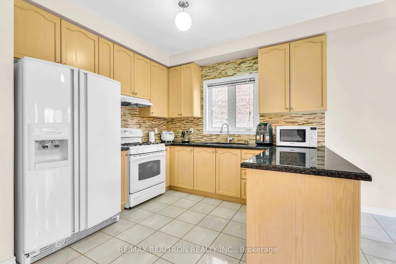 50, Saint Victor, Vellore Village, Vaughan