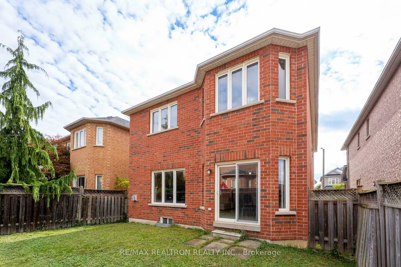 50, Saint Victor, Vellore Village, Vaughan