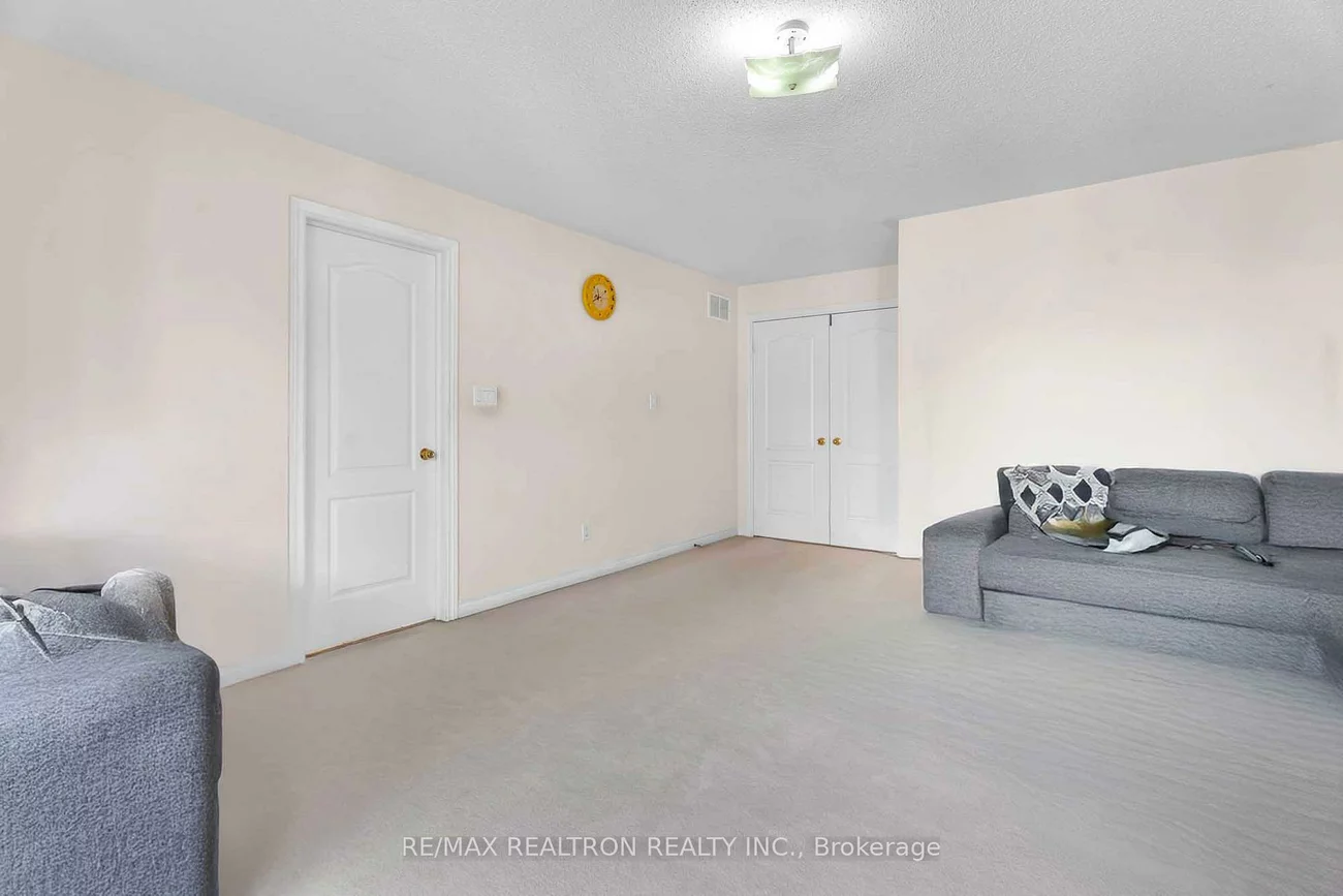 50, Saint Victor, Vellore Village, Vaughan