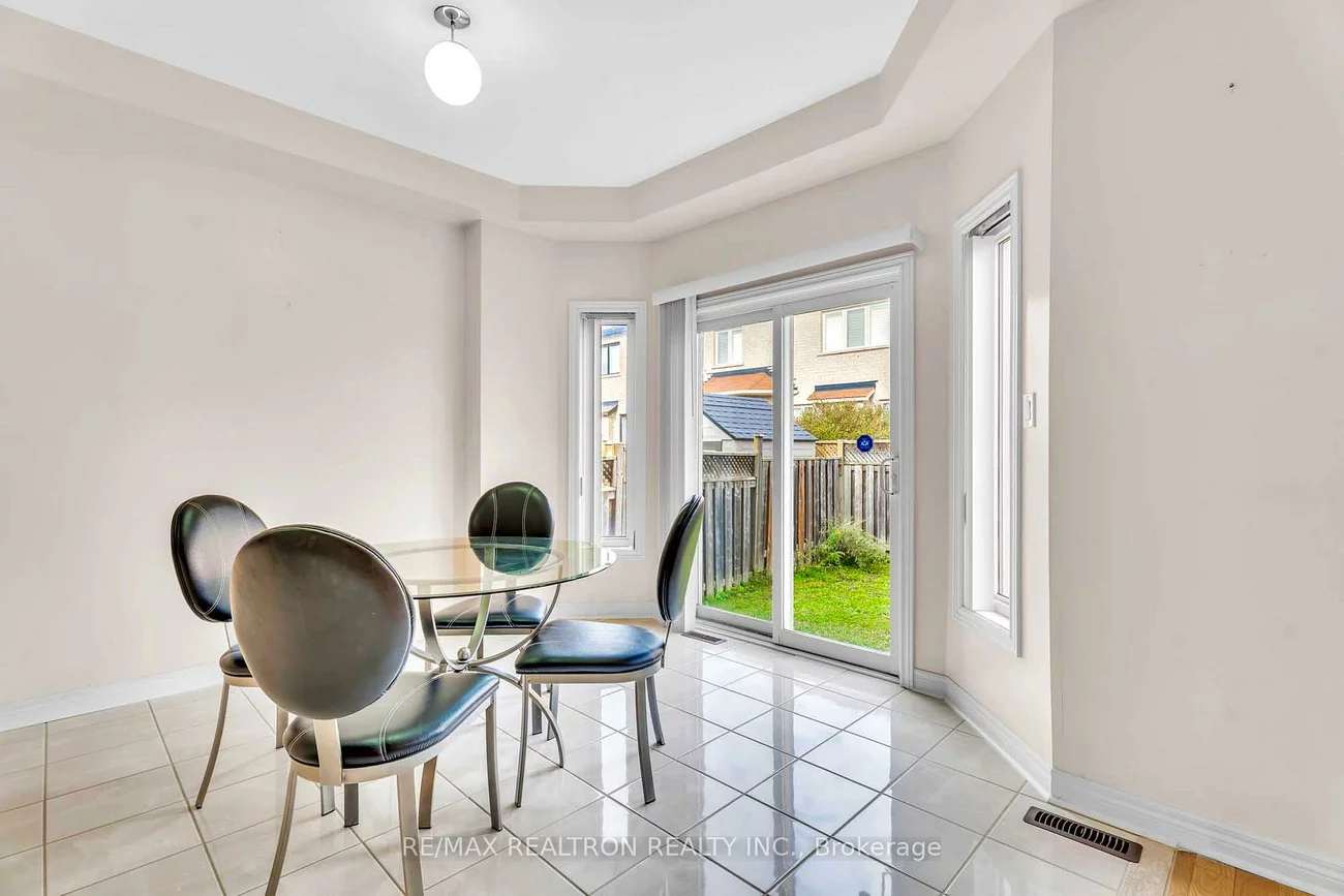 50, Saint Victor, Vellore Village, Vaughan