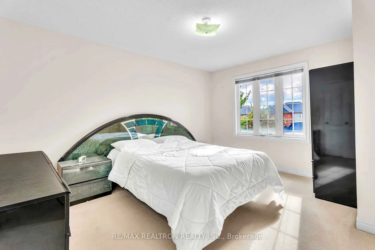 50, Saint Victor, Vellore Village, Vaughan