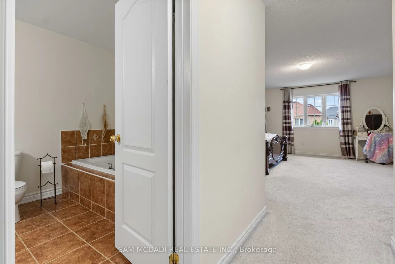 30, Zachary, Vellore Village, Vaughan