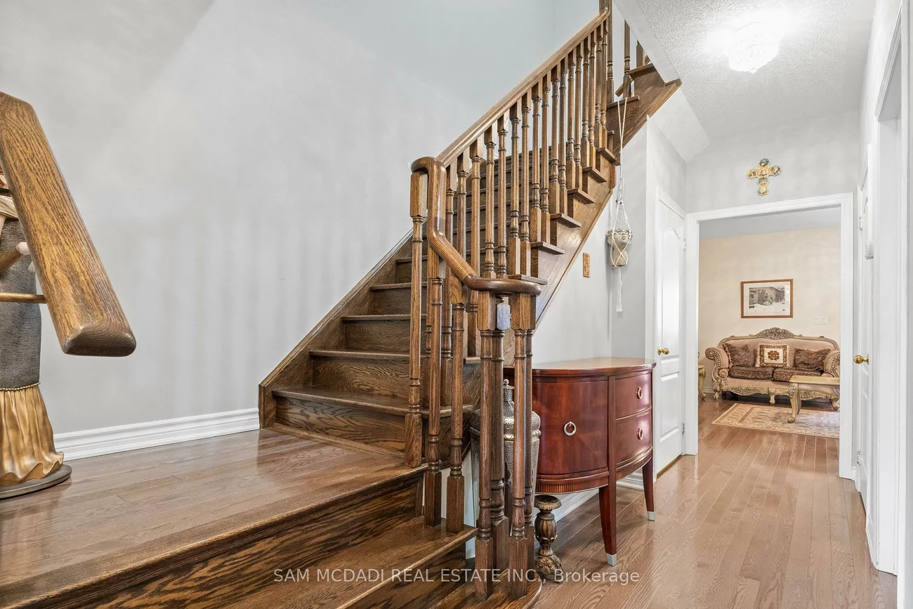 30, Zachary, Vellore Village, Vaughan