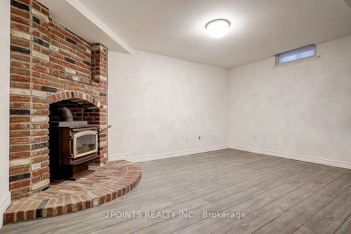 233, Brickstone, Brownridge, Vaughan