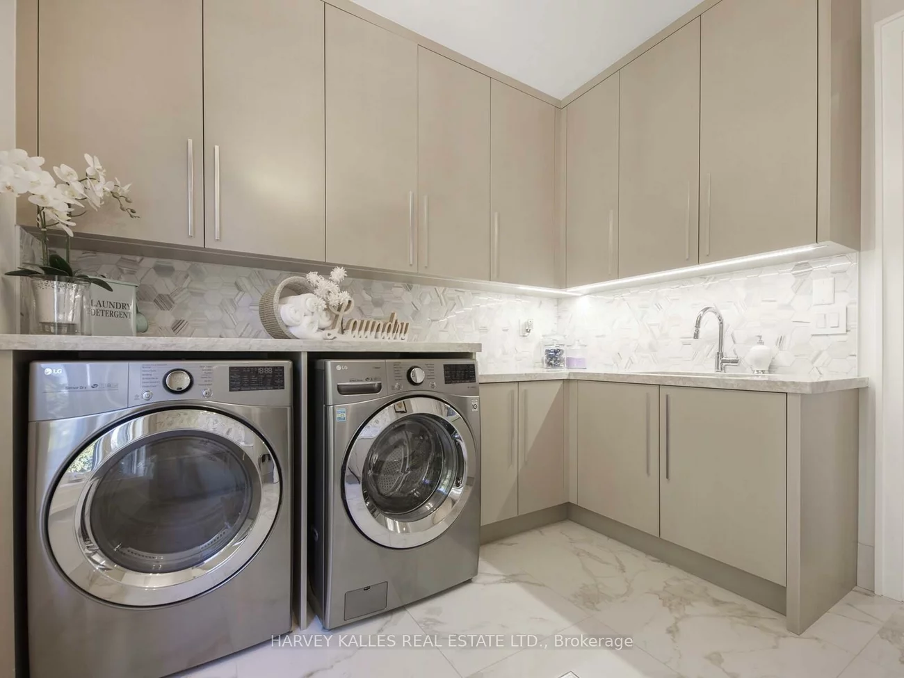 10, Malaren, Maple, Vaughan