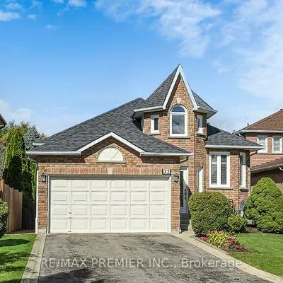 32, Veneto, Vaughan Grove, Vaughan