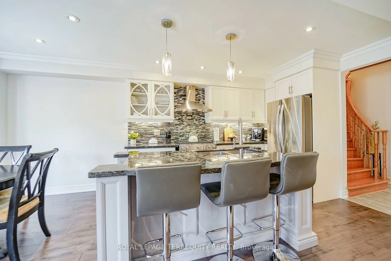 9, Stonebriar, Maple, Vaughan