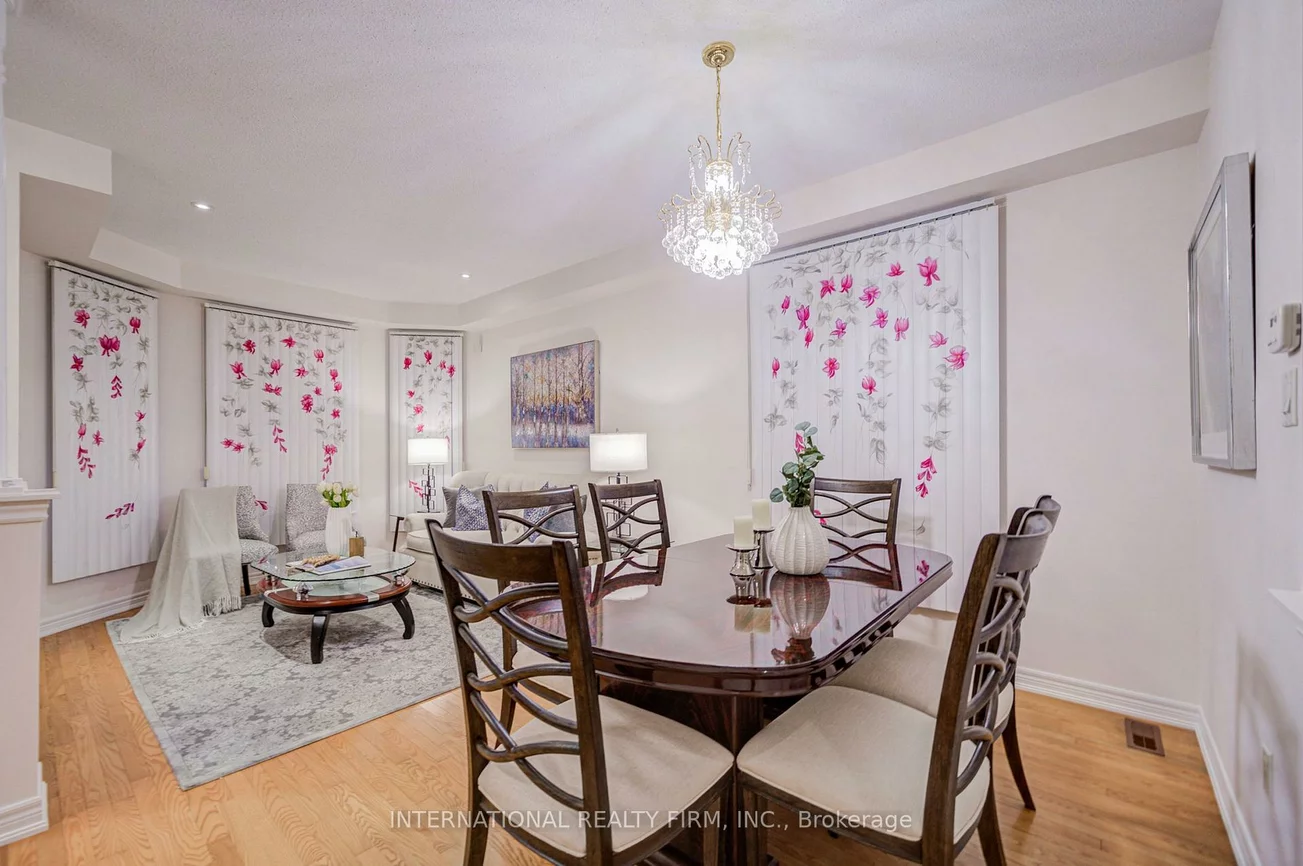 77, Saint James, Vellore Village, Vaughan