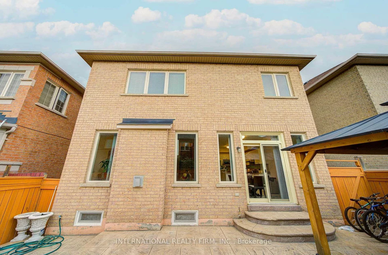 77, Saint James, Vellore Village, Vaughan