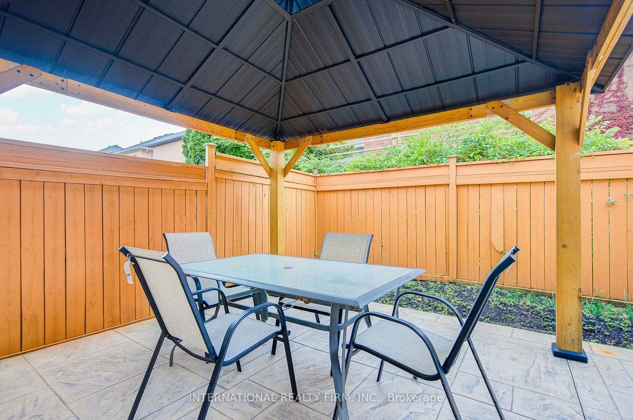 77, Saint James, Vellore Village, Vaughan