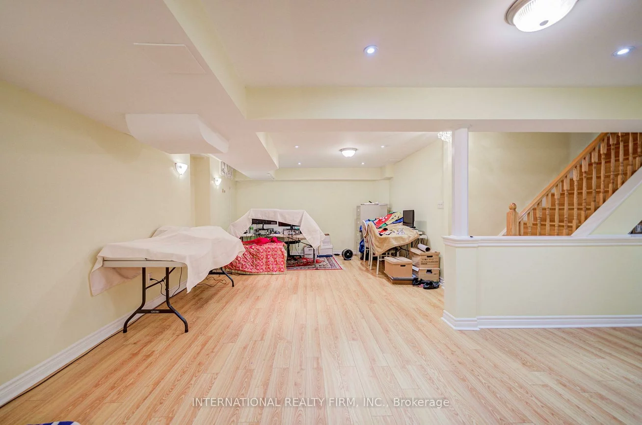 77, Saint James, Vellore Village, Vaughan