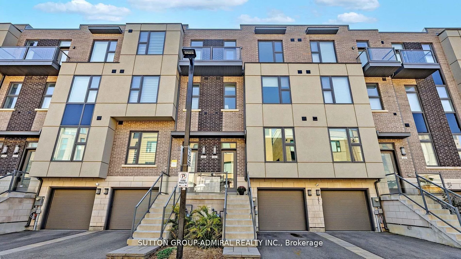 247, Smallwood, Brownridge, Vaughan