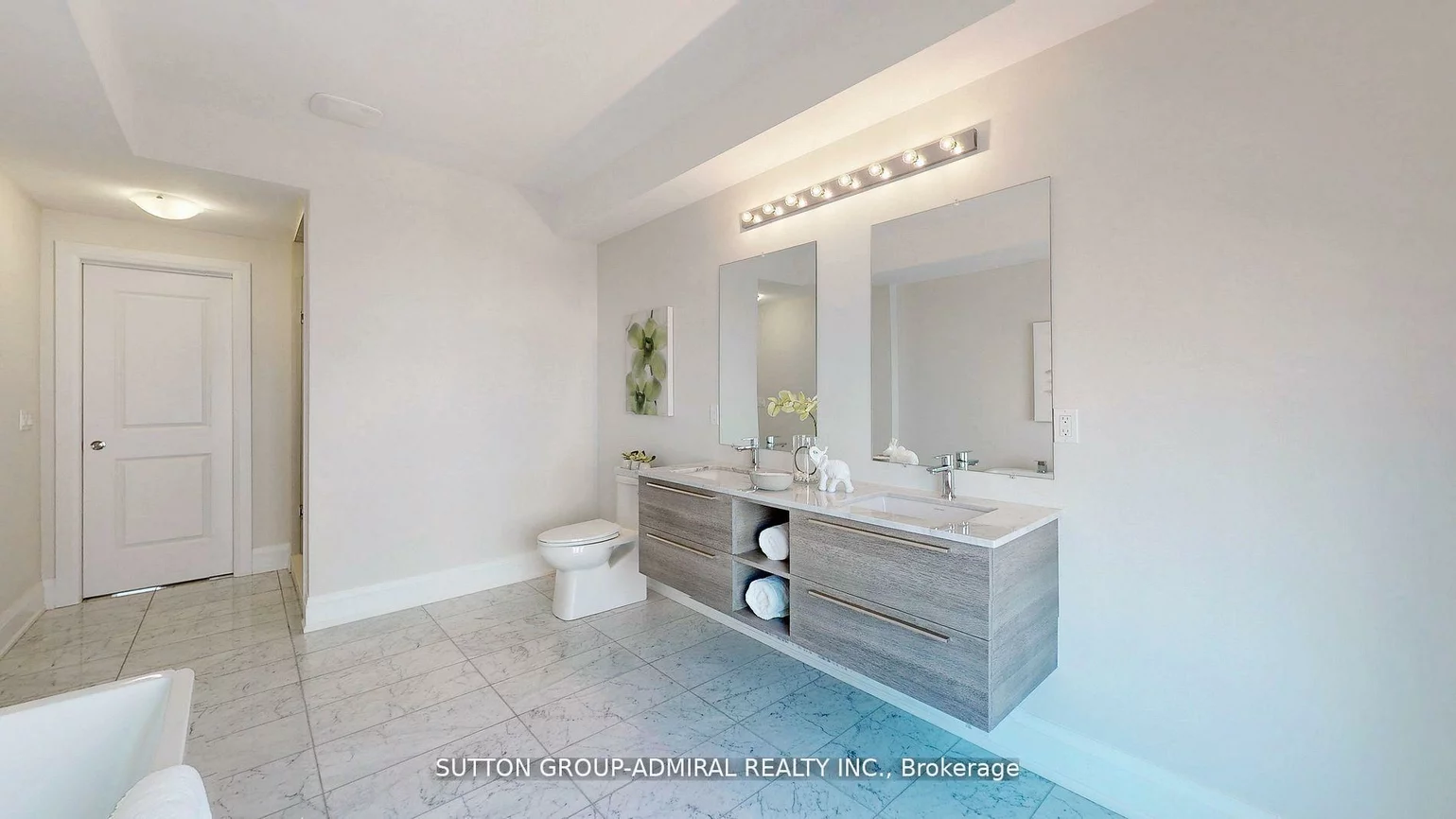 247, Smallwood, Brownridge, Vaughan