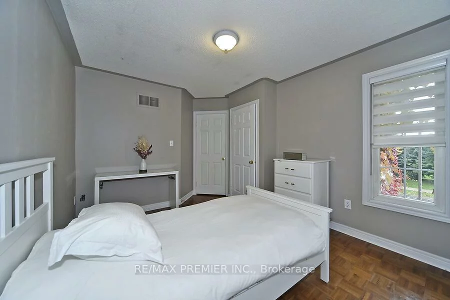 48, Pottery, East Woodbridge, Vaughan