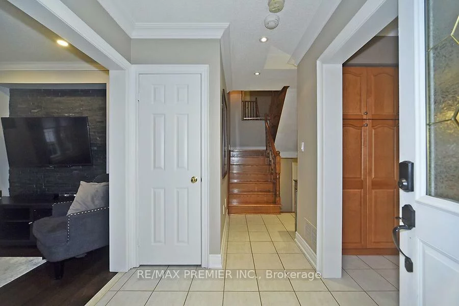 48, Pottery, East Woodbridge, Vaughan