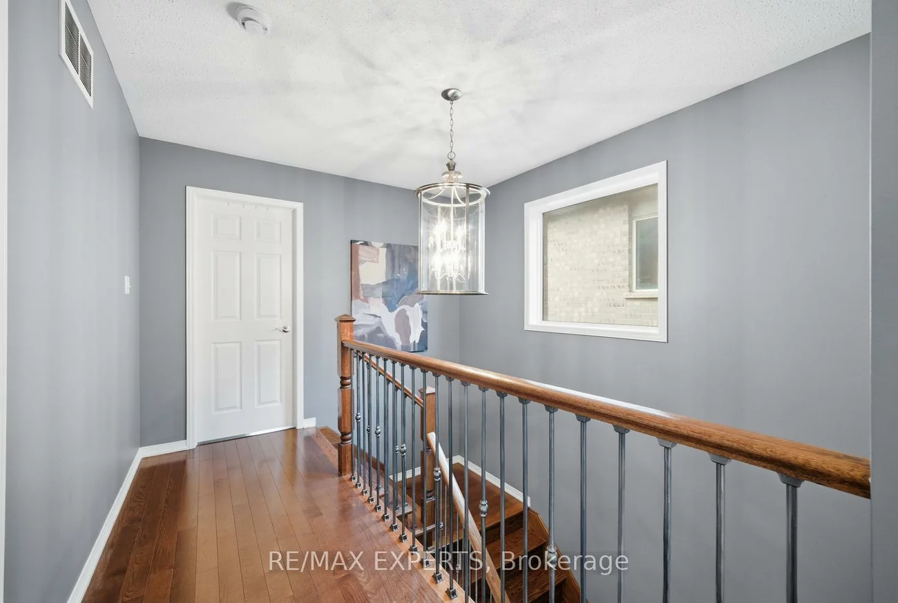 39, Manordale, Vellore Village, Vaughan