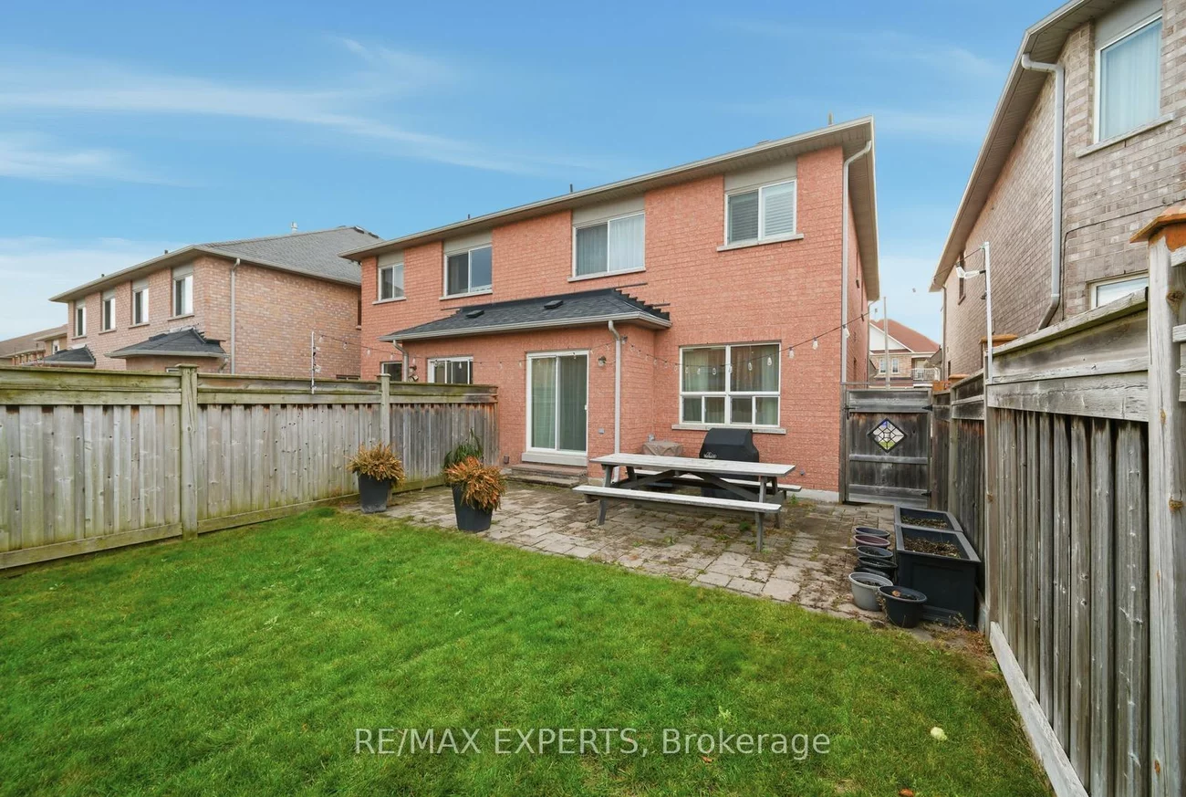 39, Manordale, Vellore Village, Vaughan